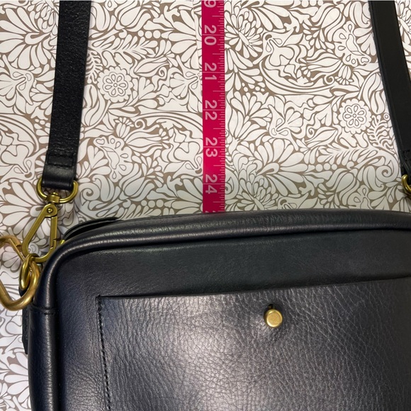 Madewell The Transport Camera Bag - Picture 12 of 13